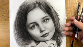 Realistic Portrait Drawing the Girl Techniques